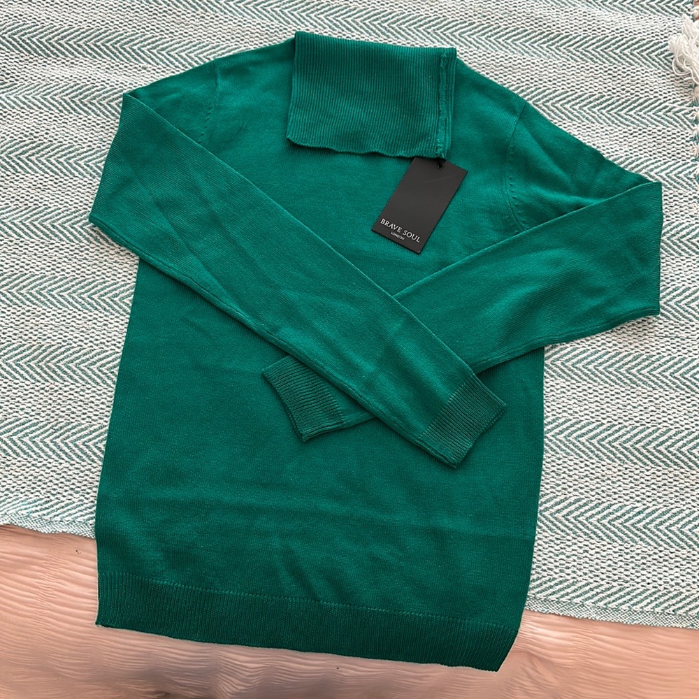 Beautiful green turtle neck